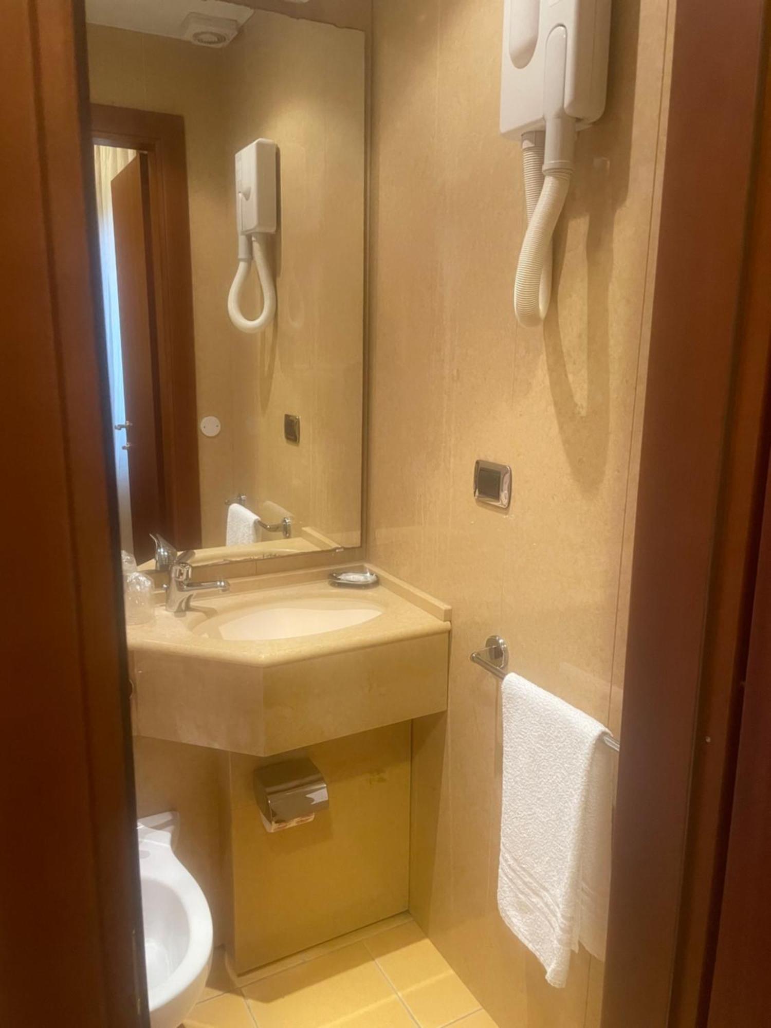 Hotel Mondial Rapallo Bilik gambar