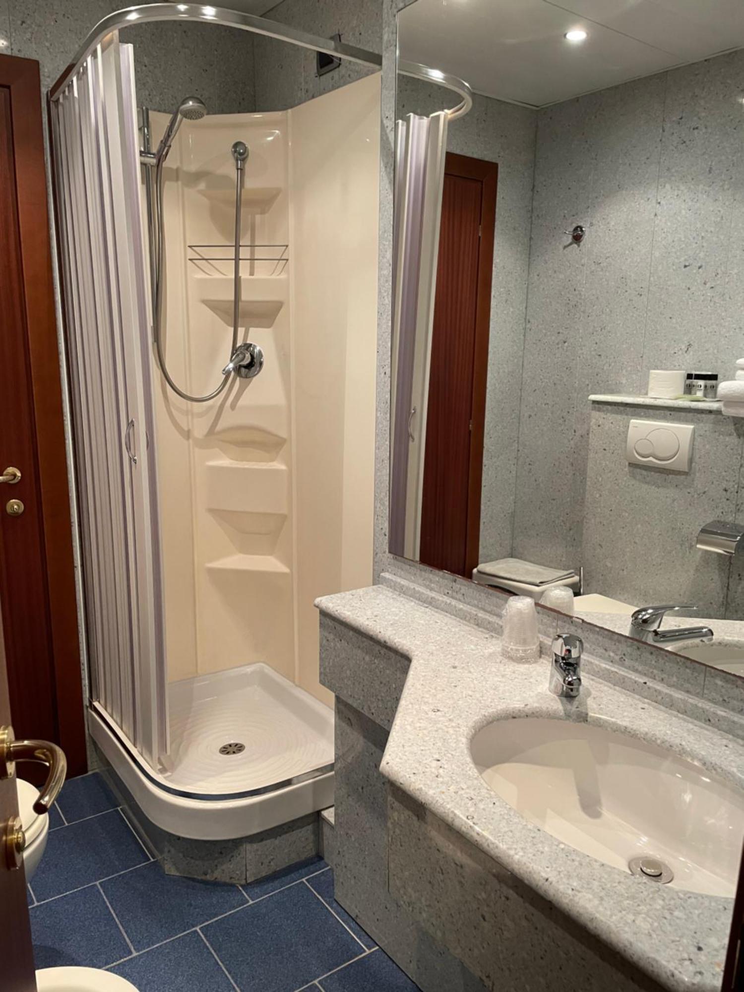 Hotel Mondial Rapallo Bilik gambar