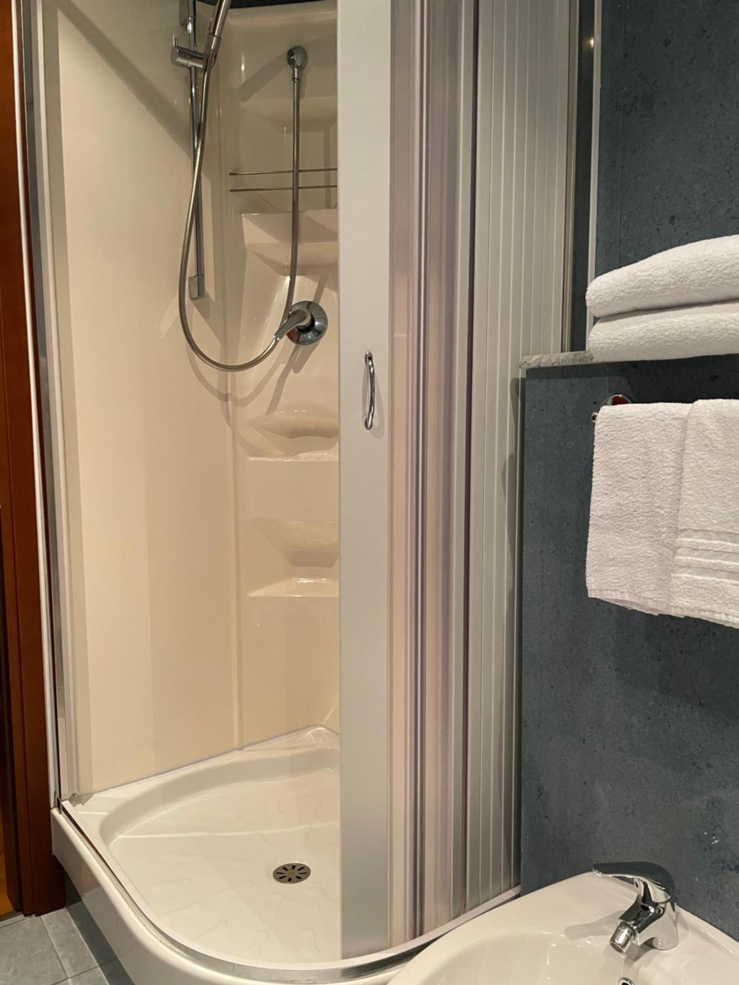 Hotel Mondial Rapallo Bilik gambar