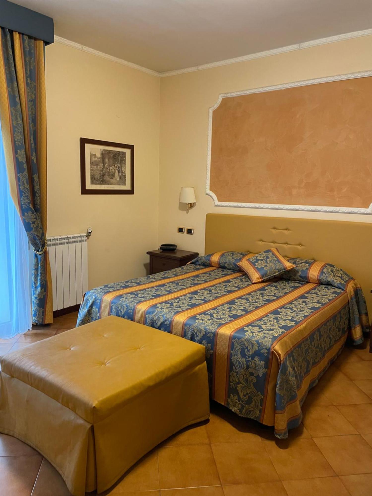 Hotel Mondial Rapallo Bilik gambar