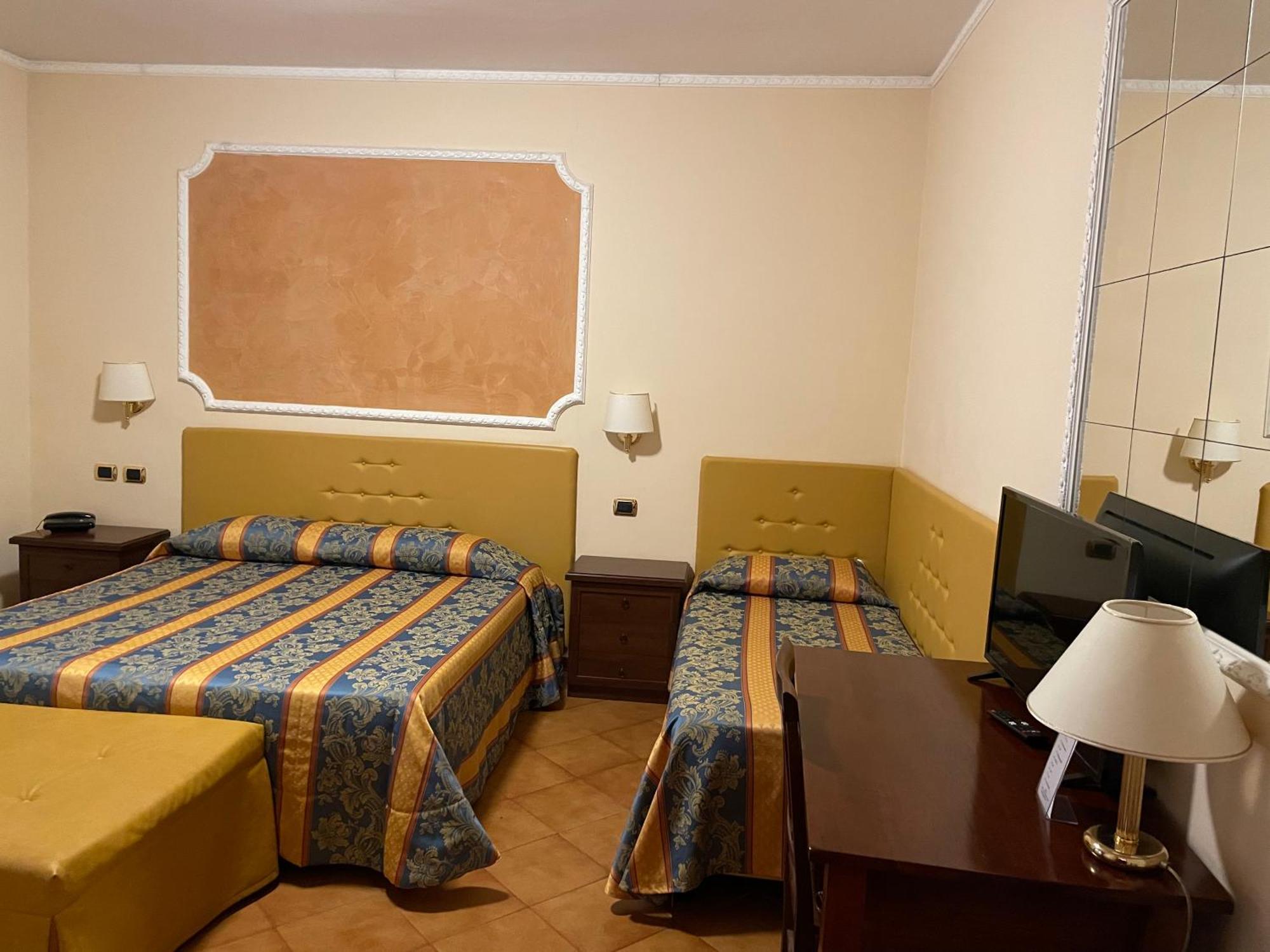 Hotel Mondial Rapallo Bilik gambar